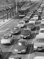 東奔西跑 費(fèi)時費(fèi)事